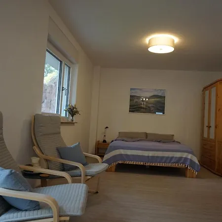 Am Neckarsteig Mit Anbindung An Heidelberg *